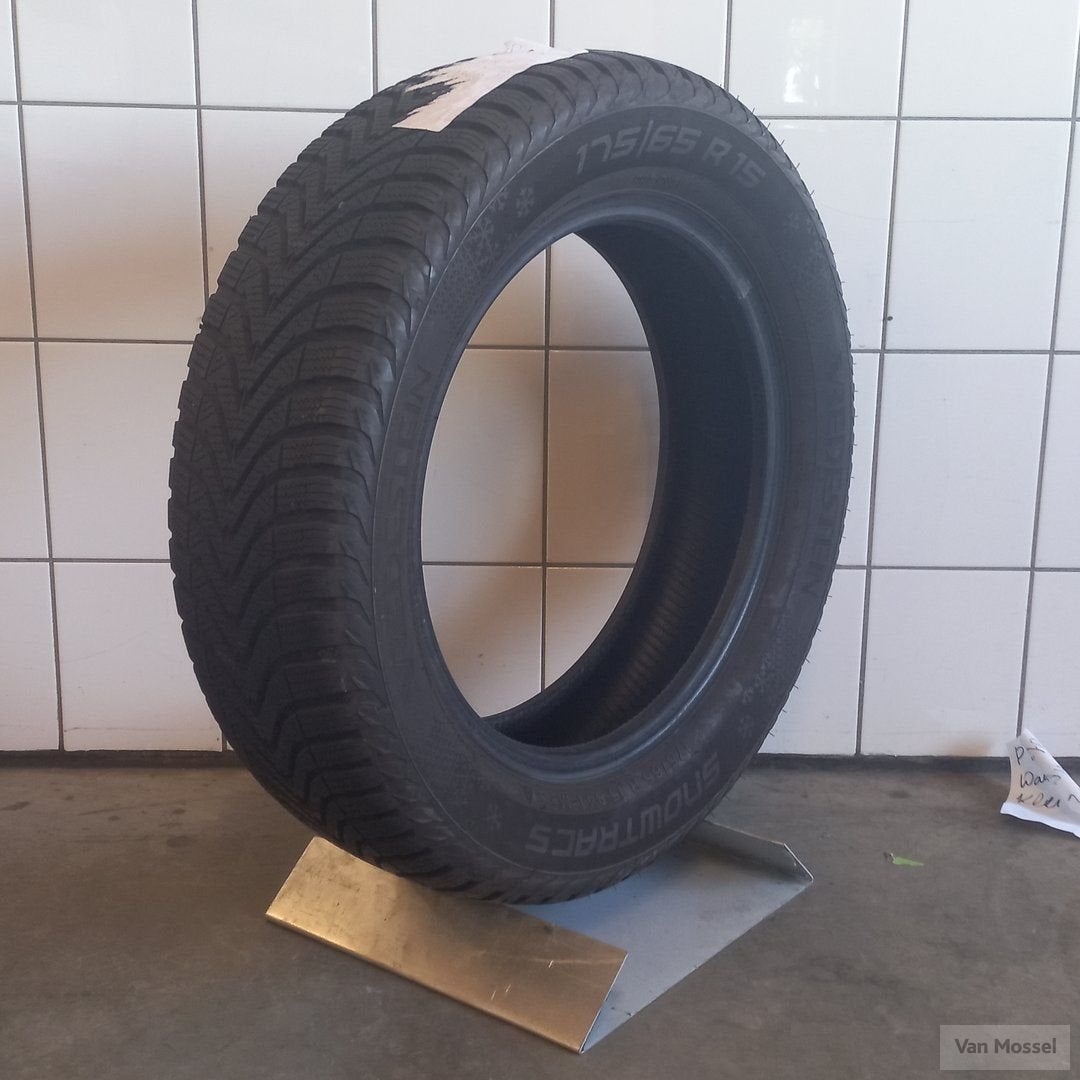 Vredestein Snowtrac 5 175/65/R15 84T, Gebruikt, 15 inch, -, 175 mm