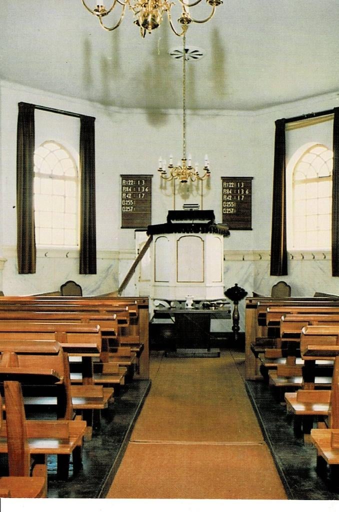 Varsseveld, interieur Kapel Sinderen, Verzamelen, Ansichtkaarten | Nederland, Ophalen of Verzenden, 1980 tot heden, Ongelopen