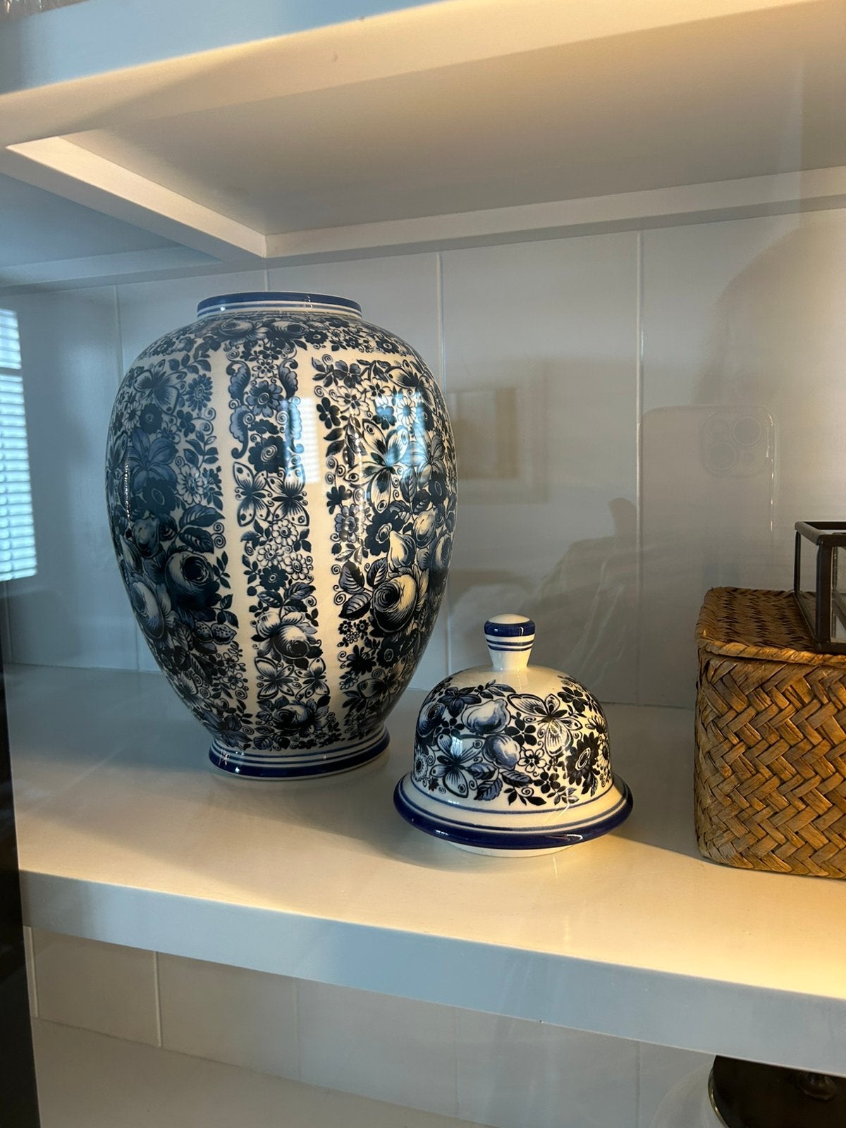 Mooie delfst blauw vaas of gemberpot met deksel, Huis en Inrichting, Ophalen of Verzenden, Zo goed als nieuw, Met deksel, Blauw