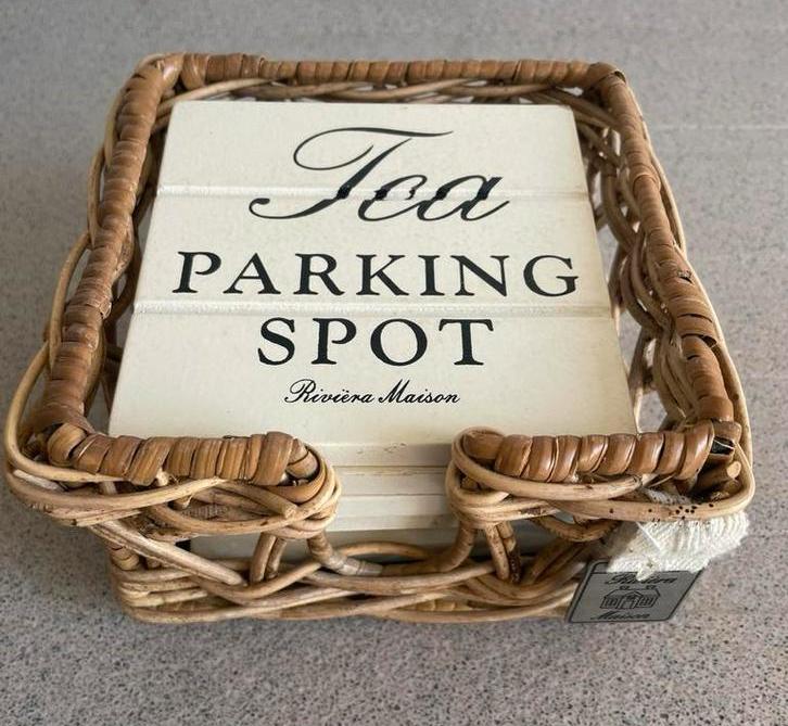 Riviera Maison onderzetters rotan Parking spot, Huis en Inrichting, Woonaccessoires | Onderzetters, Ophalen of Verzenden, Zo goed als nieuw