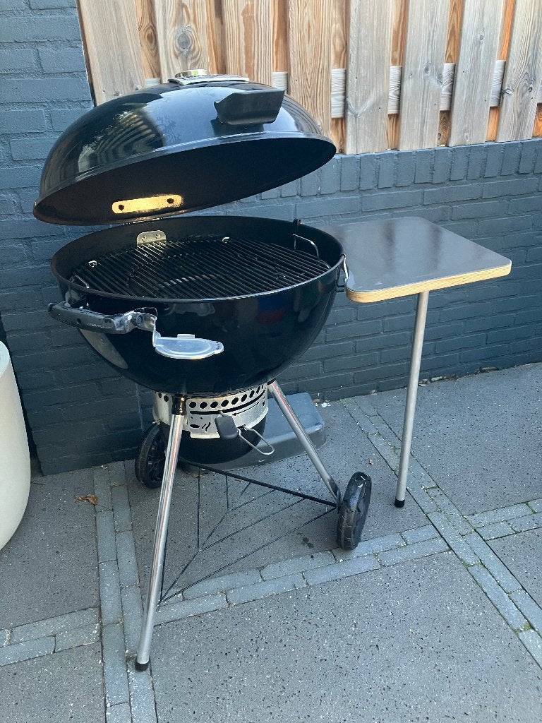 Weber Master-Touch Premium E-5775, Tuin en Terras, Houtskoolbarbecues, Zo goed als nieuw, Ophalen