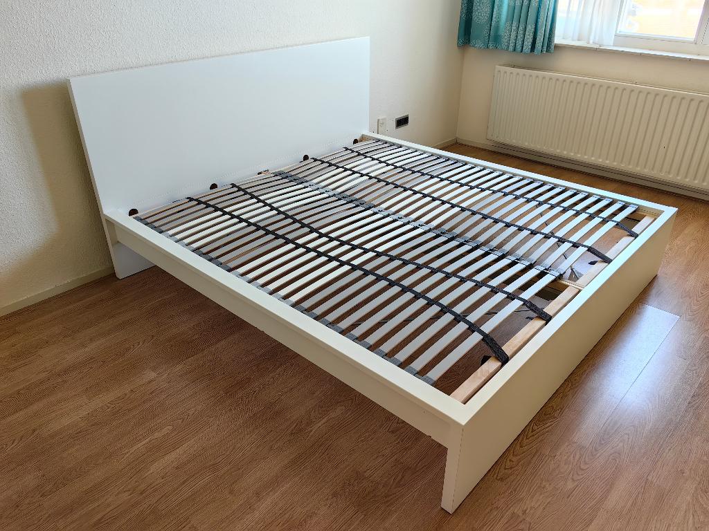 Ikea bed SKORVA, Ophalen, Wit, Tweepersoons, Zo goed als nieuw