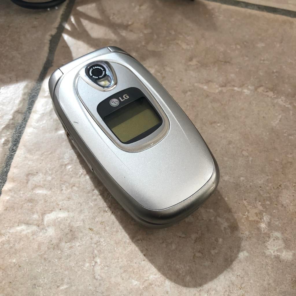 LG C3310 mobiele telefoon, Inklapmodel, Ophalen of Verzenden, Minder dan 3 megapixel, Zonder simlock