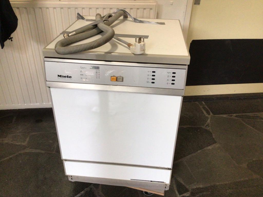 Gratis gebruikte Miele vaatwasser voor profesioneel gebruik., Ophalen, Gebruikt, Minder dan 85 cm, 45 tot 60 cm