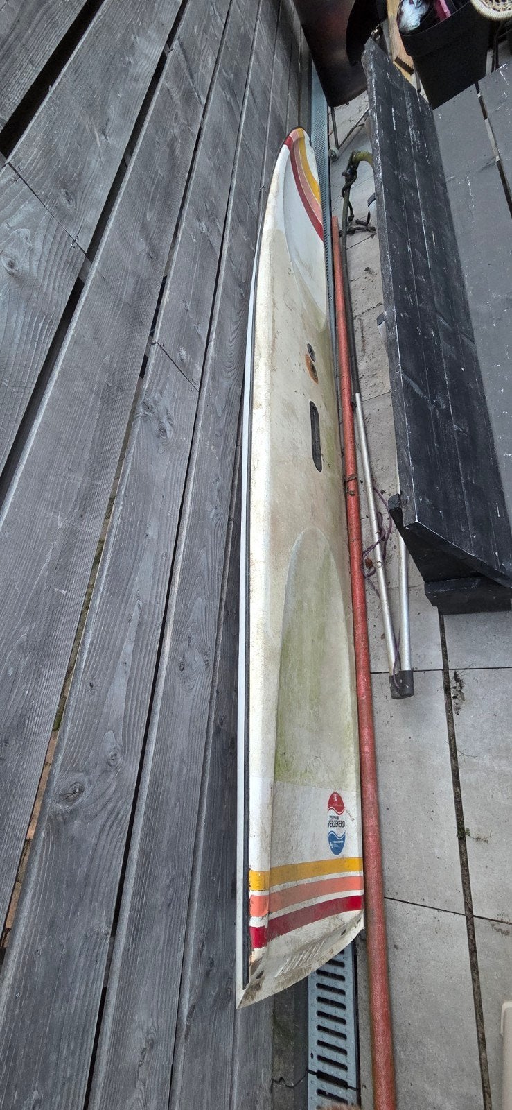 Gratis afhalen: Dufour surfplank met zeilen, Watersport en Boten, Met zeil(en), Gebruikt, Complete set, Ophalen