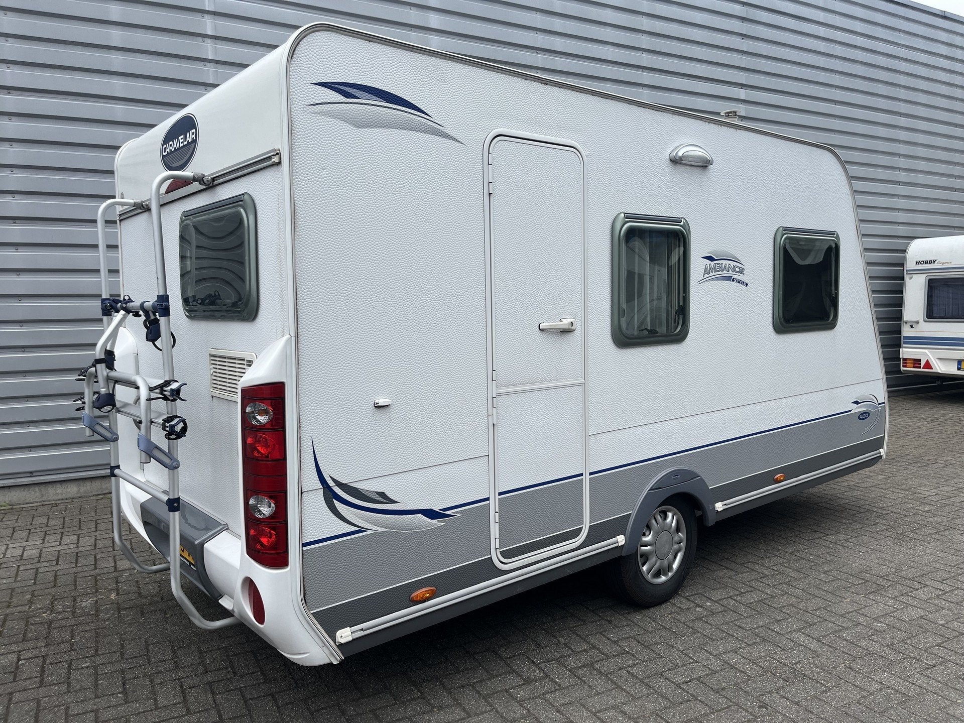 Caravelair 400 Ambiance Style (bj 2011), Caravans en Kamperen, Caravans, Schokbreker, Bedrijf, 750 - 1000 kg, 4 tot 5 meter