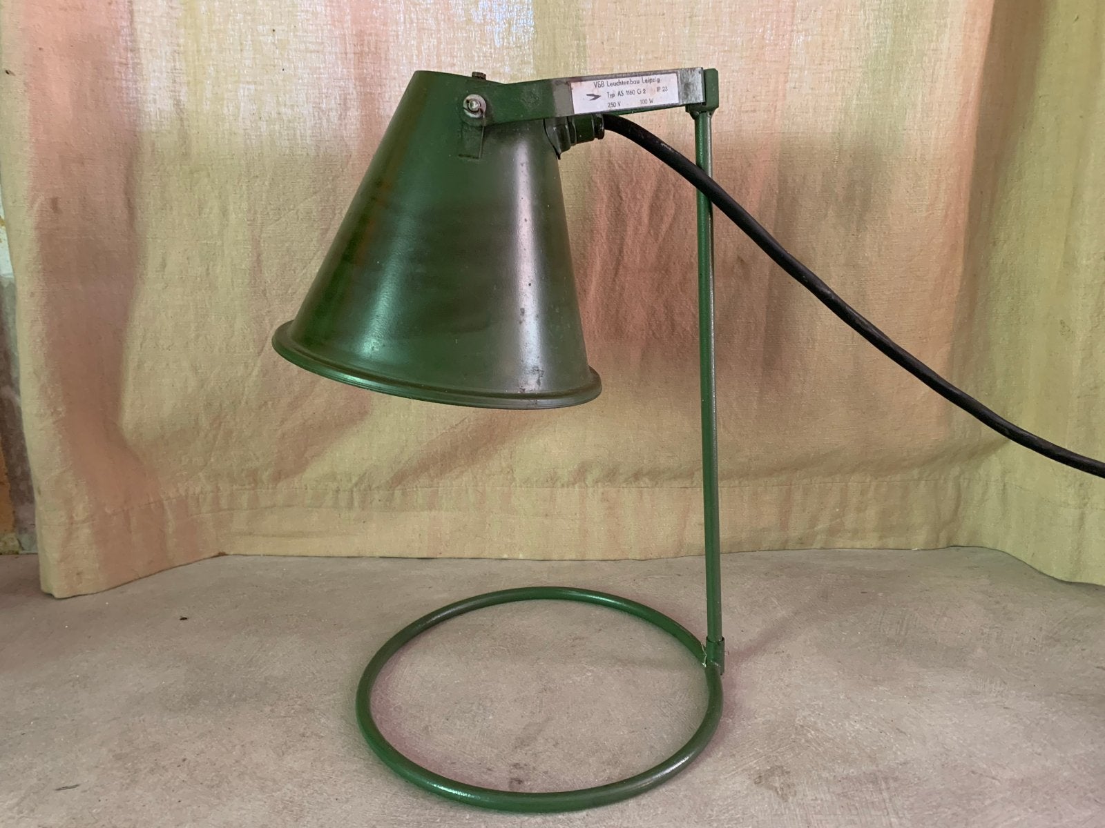 Vintage VEB Leuchtenbau Leipzig Leger Lamp Jaren '60 DDR, Ophalen of Verzenden