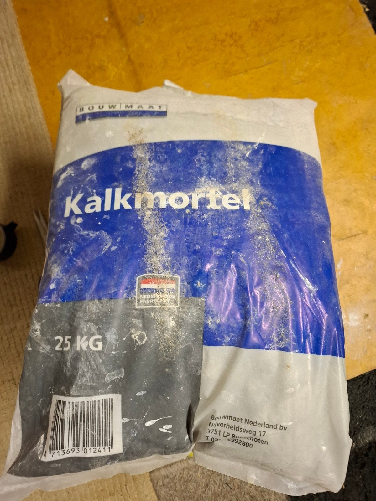 Kalkmortel, vloeibaar cement en lood, Ophalen