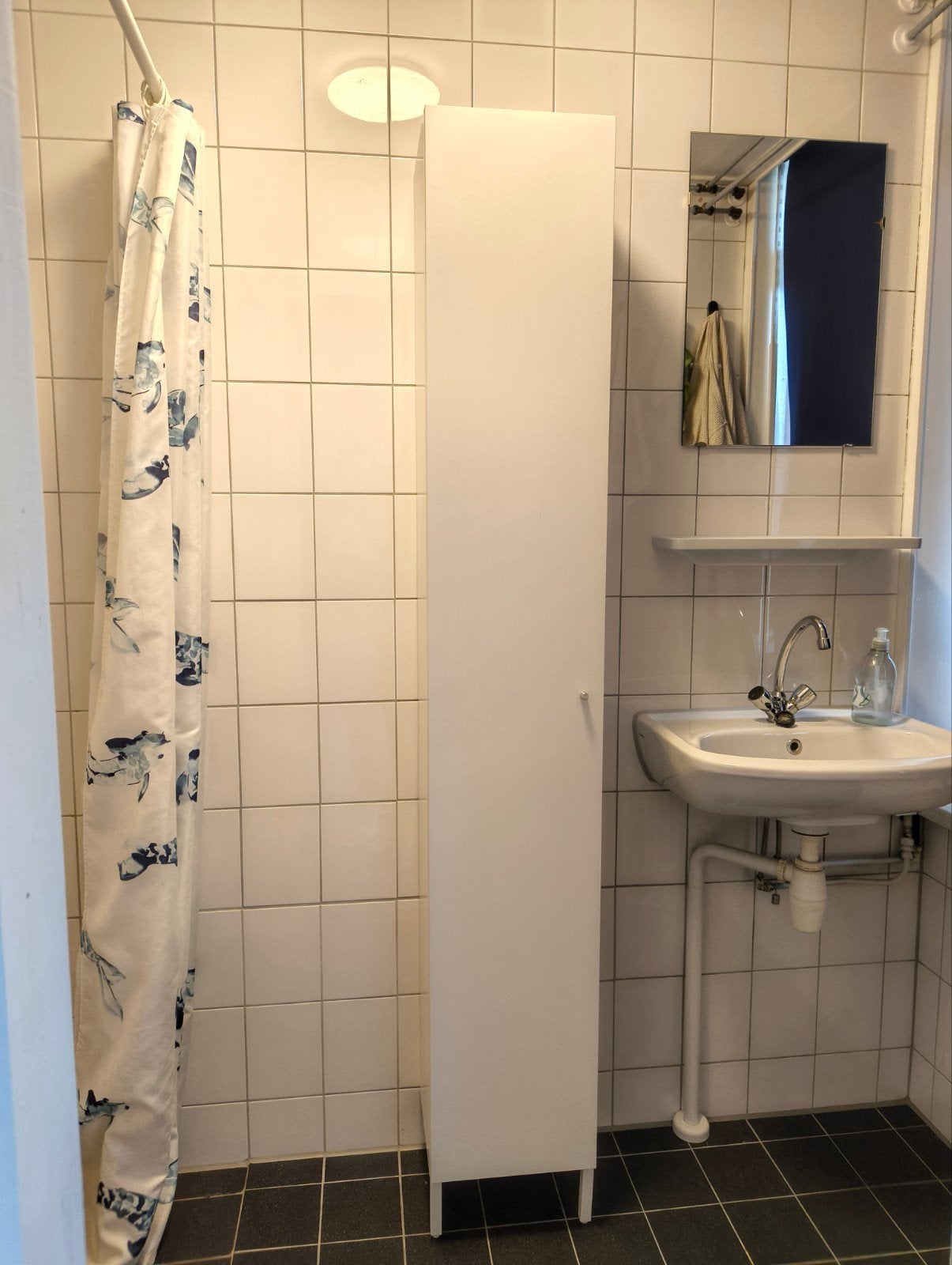 IKEA NYSJÖN hoge badkamerkast – Wit – 30x27x191 cm, Ophalen, (Half)hoge kast, Minder dan 50 cm, Zo goed als nieuw