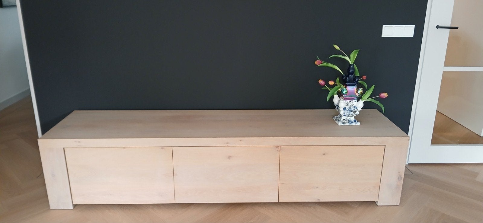 Massief eiken tv kast / tv meubel 2.20m x 0.55m x 0.47m izgs, Huis en Inrichting, Kasten | Televisiemeubels, Ophalen, 25 tot 50 cm