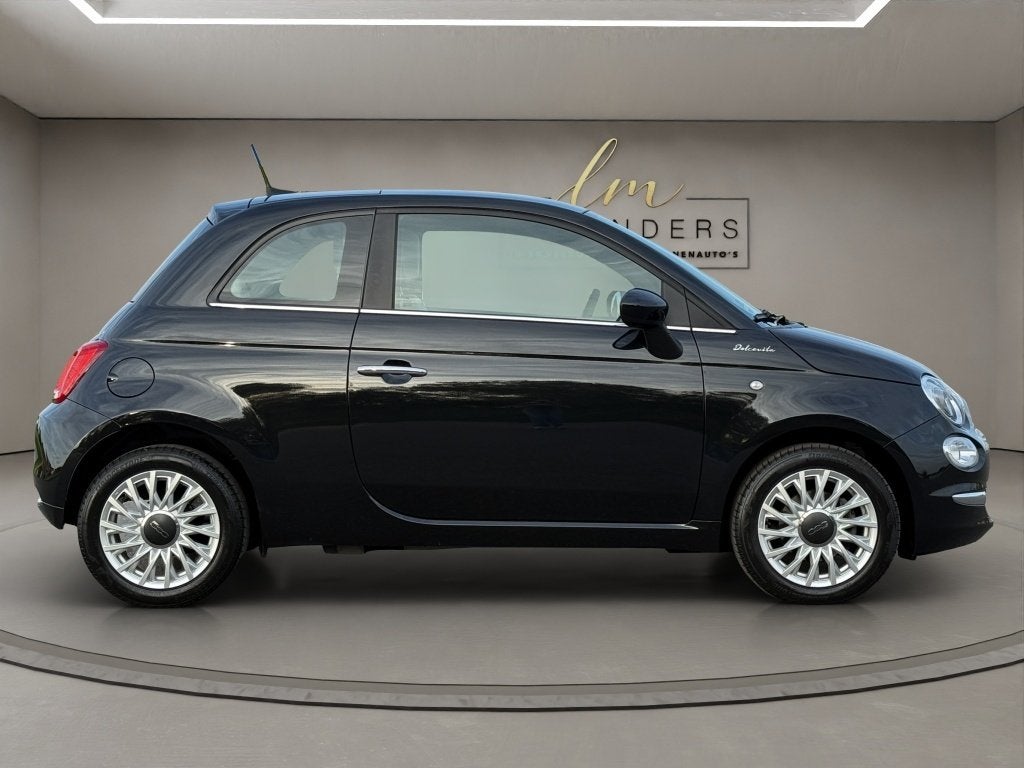 Fiat 500 1.0 Hybrid Dolcevita 2022 Zwart | Apple CarPlay | C, Gebruikt, Euro 6, 4 stoelen, Leder en Stof