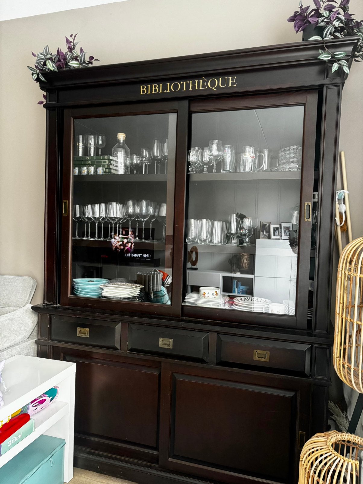 Buffetkast donkerbruin 166x48x227cm(bxdxh), Ophalen, Gebruikt, Met deur(en), 200 cm of meer