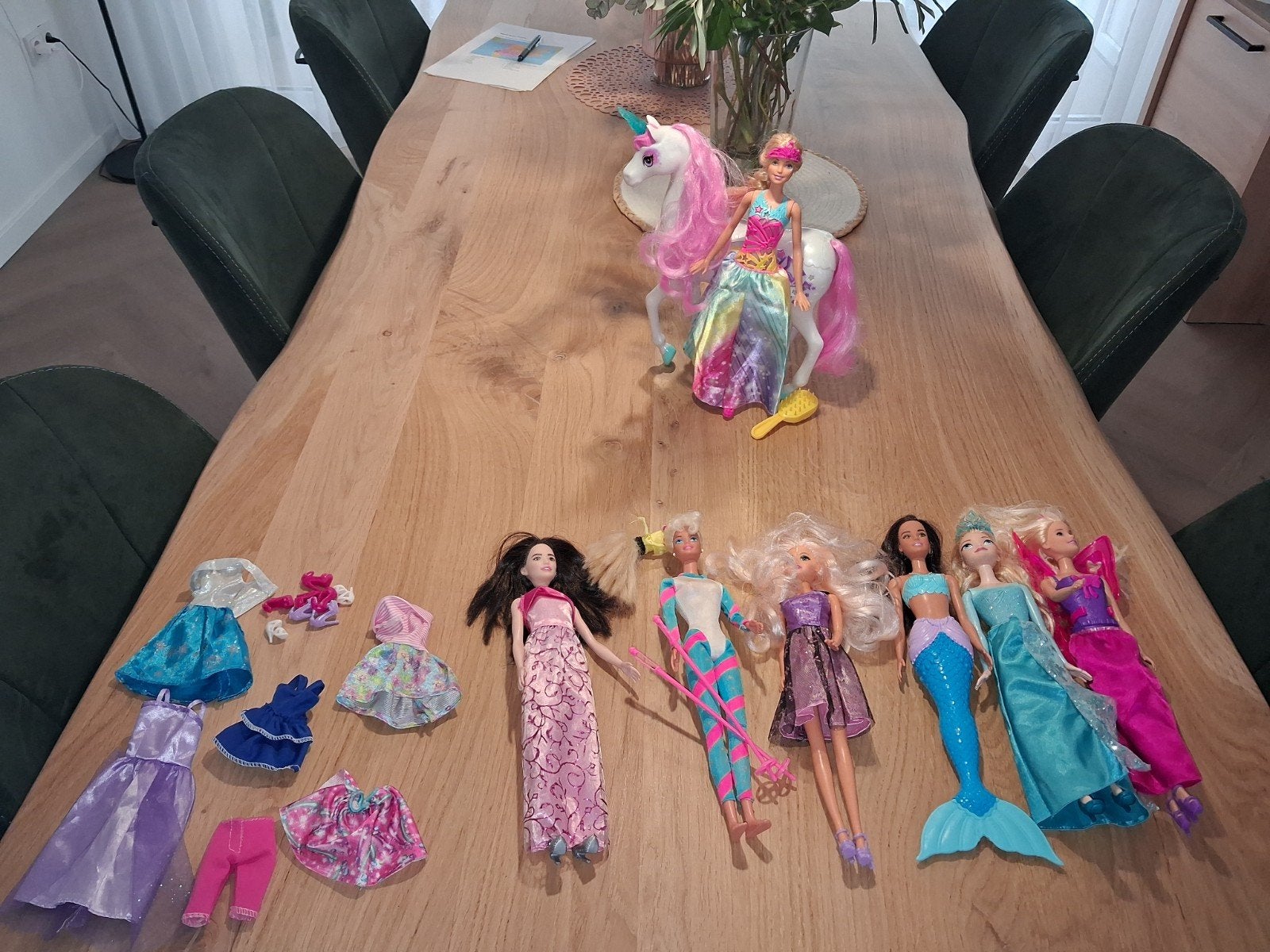 Te koop als nieuw 7st barbies incl eenhoorn, Ophalen of Verzenden, Zo goed als nieuw, Barbie