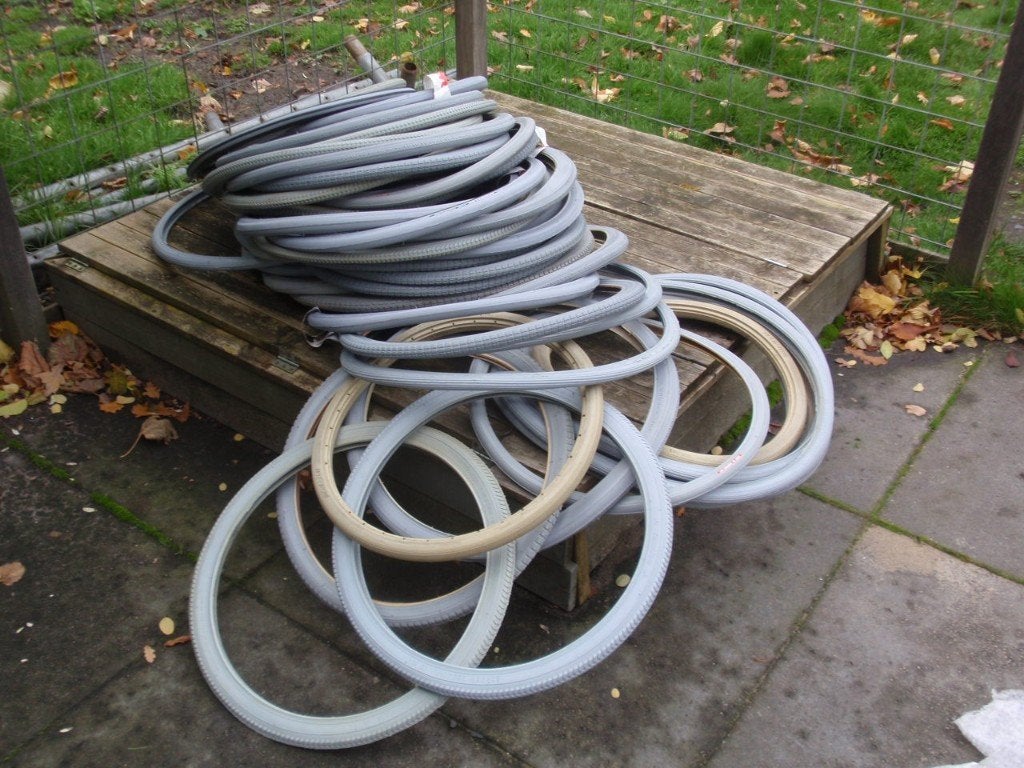 partij rolstoel buitenbanden 20 en 22 inch, Diversen, Rolstoelen, Ophalen, Nieuw, Duwrolstoel