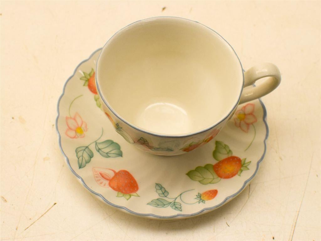 4 delig Johnson Brothers kop en schotels 51641, Gebruikt, Ophalen of Verzenden, Bord(en), Wedgwood