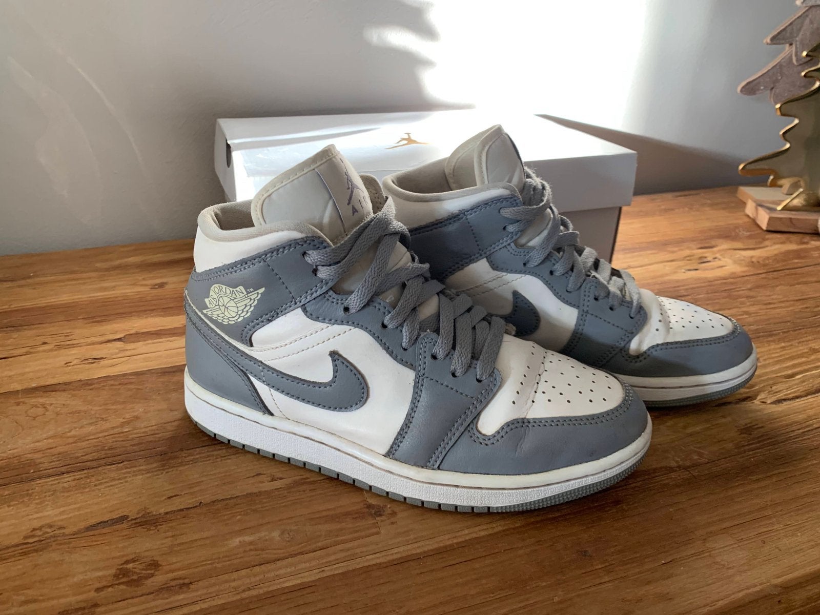 NIKE AIR Jordan 1 Mid Sneakers - White Stealth maat 38, Wit, Ophalen of Verzenden, Sneakers of Gympen, Gedragen