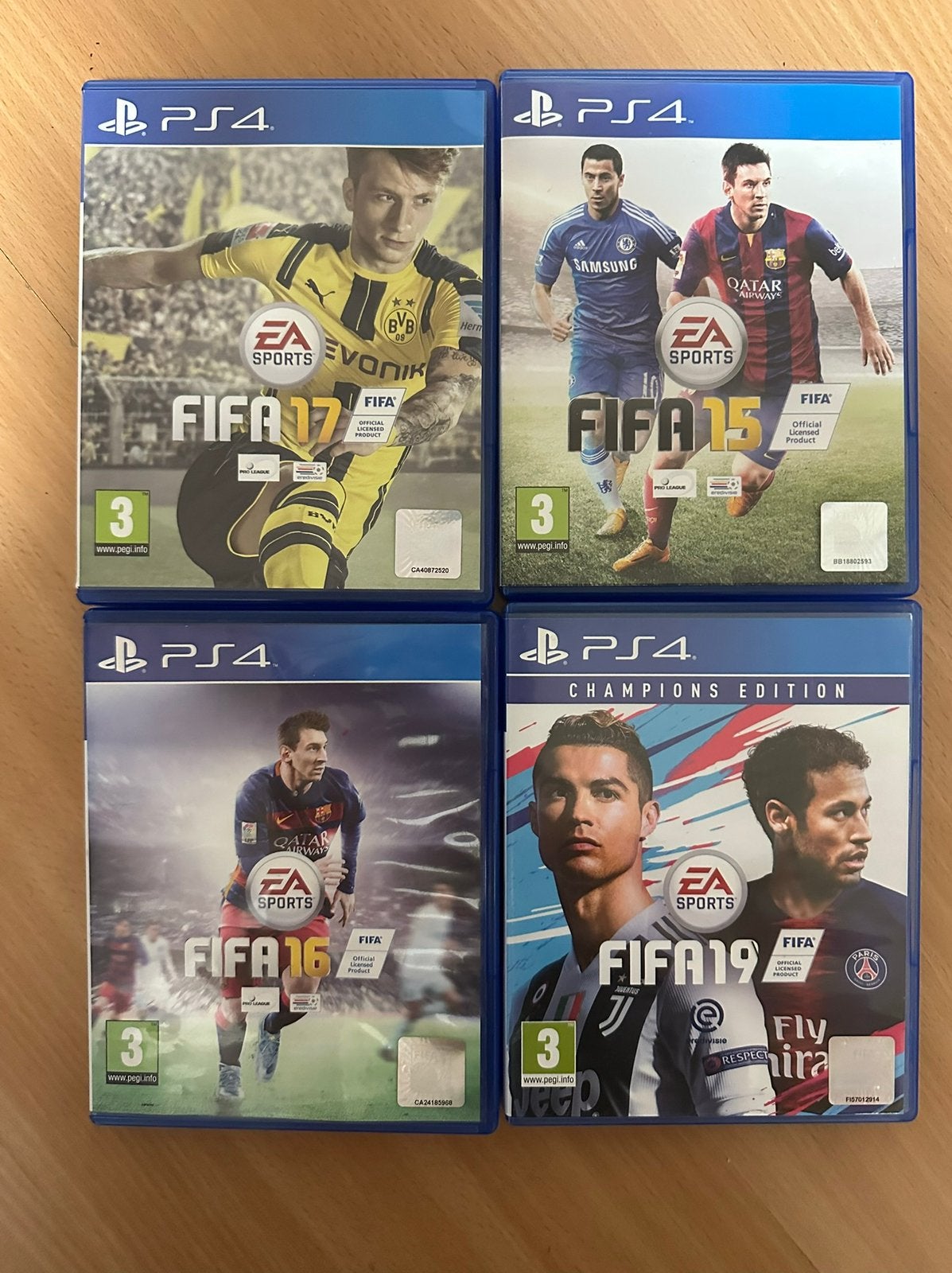 Ps4 playstation 4 fifa spellen samen €10, Ophalen of Verzenden, Zo goed als nieuw, Sport, 3 spelers of meer