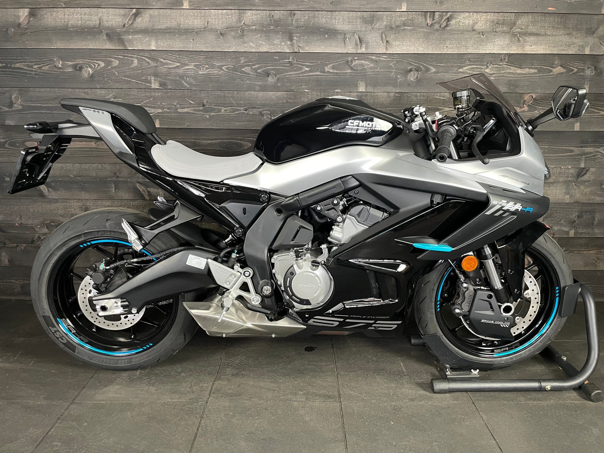 CFMOTO 675SR-R (bj 2026), 675 cc, Bedrijf, Sport, Meer dan 35 kW