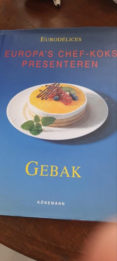 Taartdecoratie & Internationale Taarten Boeken, Ophalen of Verzenden, Zo goed als nieuw, Overige gebieden, Taart, Gebak en Desserts