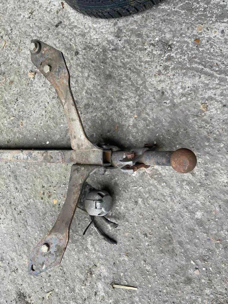 Gebruikte trekhaak met stekkerdoos bmw 315 e21, Ophalen, Gebruikt