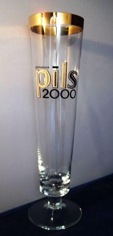 Germania pils glas op voet, Ophalen of Verzenden, Zo goed als nieuw, Glas of Glazen, Overige merken
