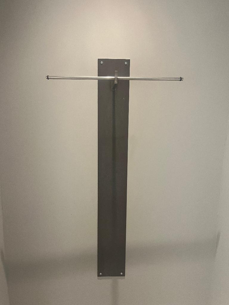 Industriële wandkapstok / kleding hangsysteem staal, 100 tot 150 cm, Zo goed als nieuw, Metaal, Ophalen
