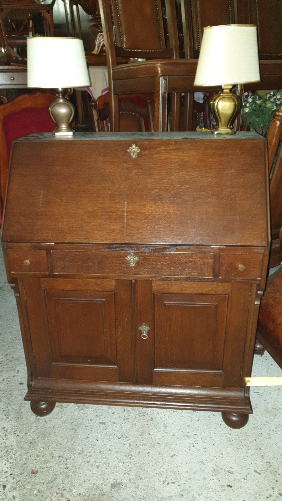Antiek eiken secretaire met veel opbergruimte, Ophalen