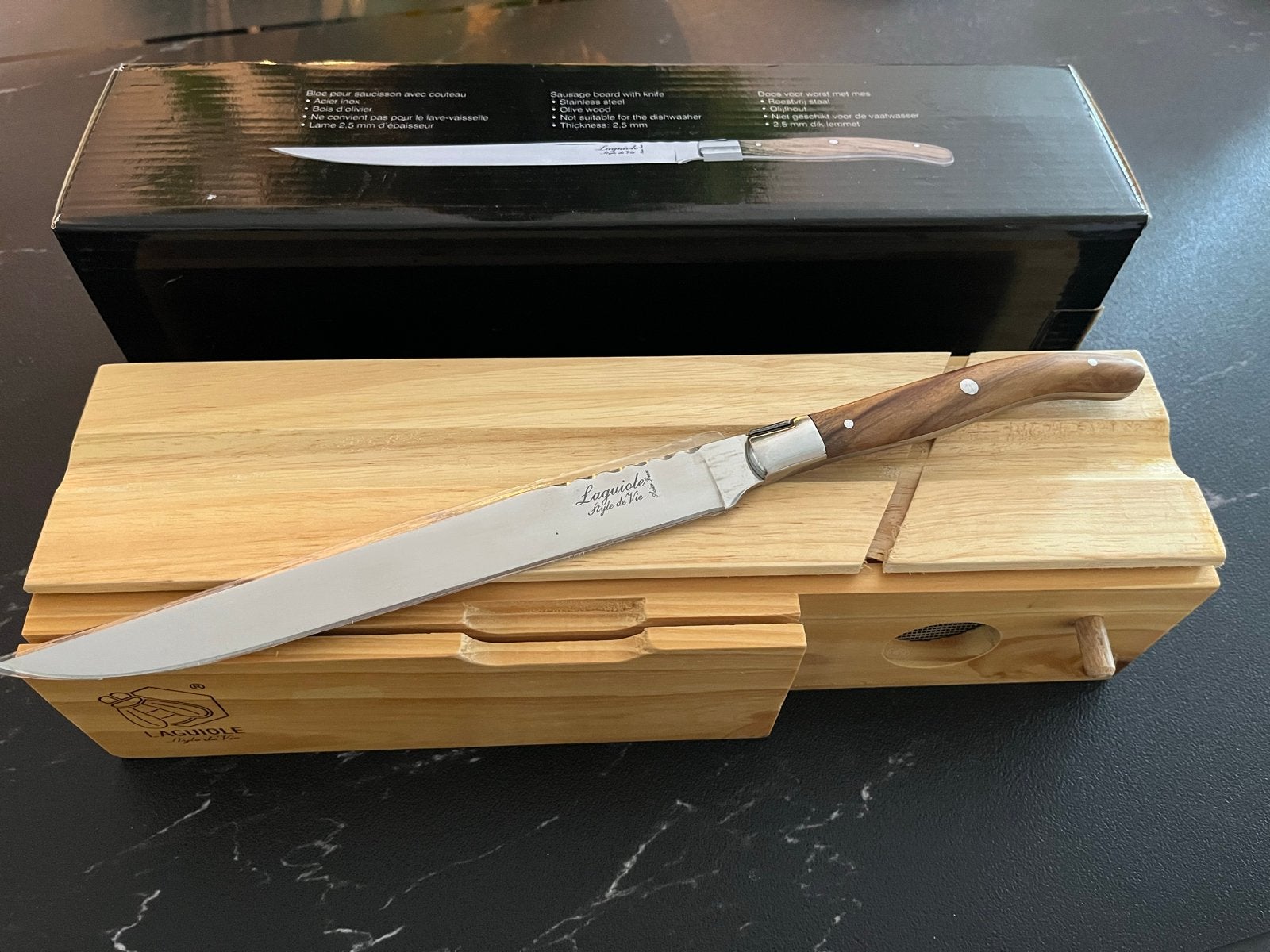 Laguiole worstplank met mes - olijfhout, Hout, Snij-/serveerplank, Nieuw, Ophalen of Verzenden