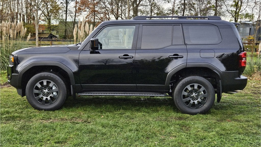 Toyota Land Cruiser 250 2.8 D-4D Executive GRIJS KENTEKEN, Auto's, Toyota, Zwart, 4 cilinders, Zwart, Bedrijf