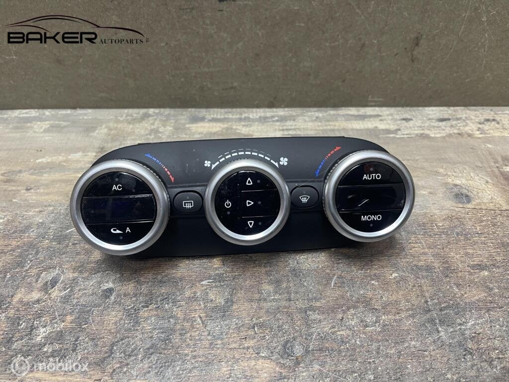 Kachelbedieningspaneel Alfa Romeo Giulietta ('10-'21), Gebruikt, Ophalen of Verzenden, Alfa Romeo, Alfa Romeo