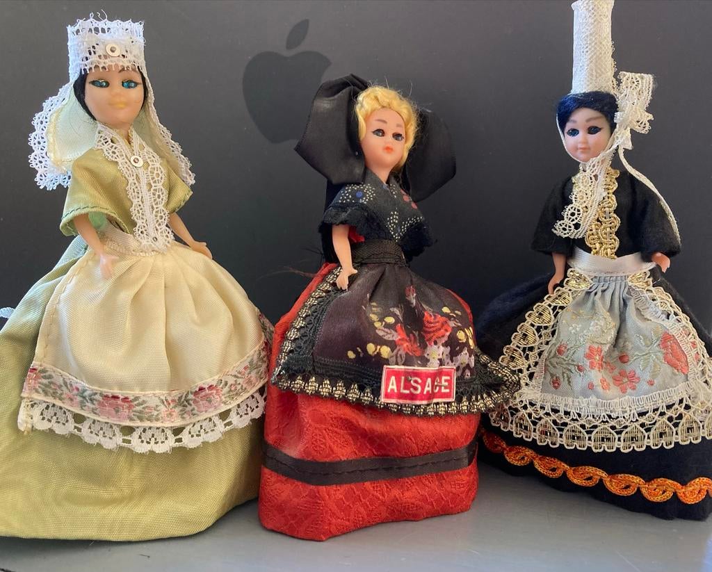 28 Vintage Klederdracht Poppen,  3 Karakterpoppetjes Ierland, Ophalen of Verzenden, Gebruikt, Pop