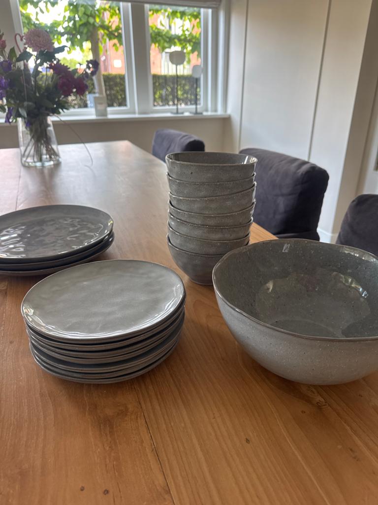 Servies grijs Yaya Home - kommen, schaal, ontbijt- en dinerb, Huis en Inrichting, Ophalen, Gebruikt, Keramiek, Effen