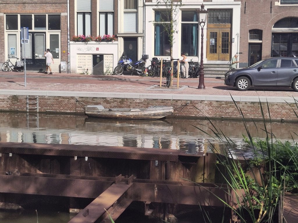 Kleine stalen sloep + elektromotor, Watersport en Boten, Gebruikt, 4 m, Staal, 1 m