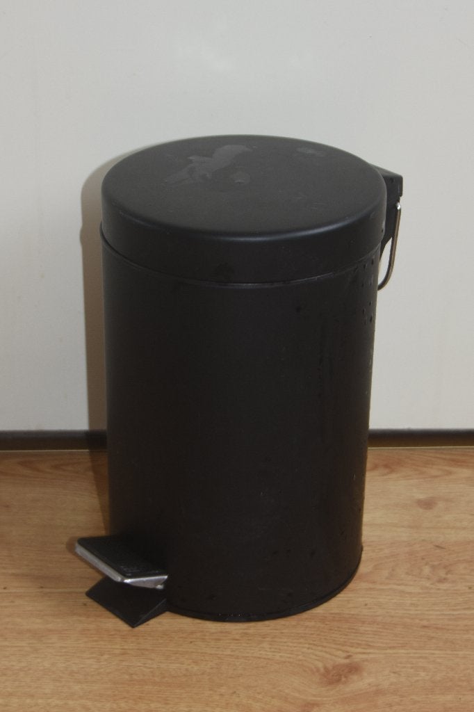 Kleine zwarte pedaalemmer prullenbak vuilnisbak, Minder dan 10 liter, Ophalen of Verzenden, Metaal