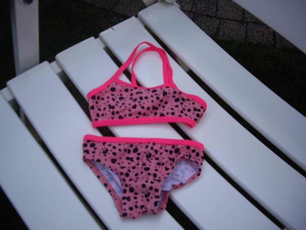 meisjes bikini+ U,V pakje maat 74-80 voor €2,50, Kinderen en Baby's, Kinderkleding | Kinder-zwemkleding, Bikiniset, Meisje, Overige maten
