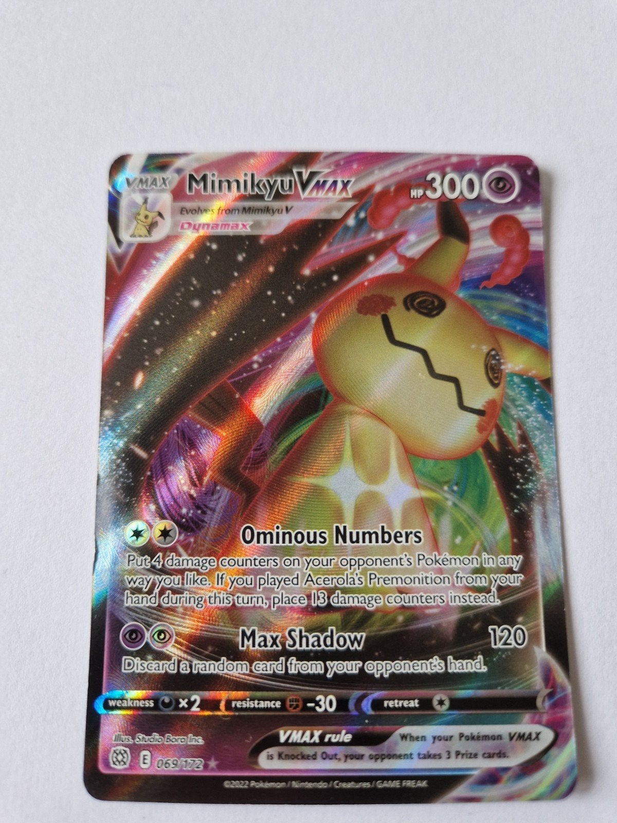 Mimikyu VMAX 069/172 - Pokémon Kaart, Hobby en Vrije tijd, Ophalen of Verzenden, Zo goed als nieuw, Losse kaart, Foil