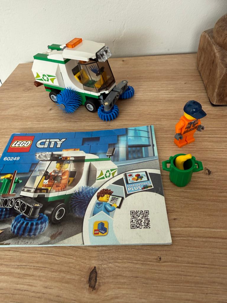 Lego City Vuilniswagen 60249 met minifiguur en instructies, Lego, Ophalen of Verzenden, Compleet, Complete set