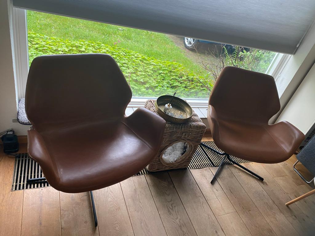 Zuiver Nikki fauteuil cognac kleur, 2 stuks,, Ophalen, Overige materialen, Gebruikt, Twee