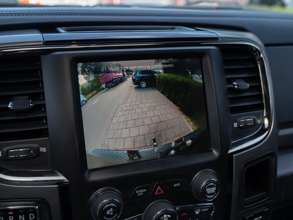 Dodge Ram 1500 5.7 V8 Quad Cab 6'4 - PANORAMADAK - STOEL VER, Auto's, Automaat, Achterwielaandrijving, Gebruikt, 5654 cc