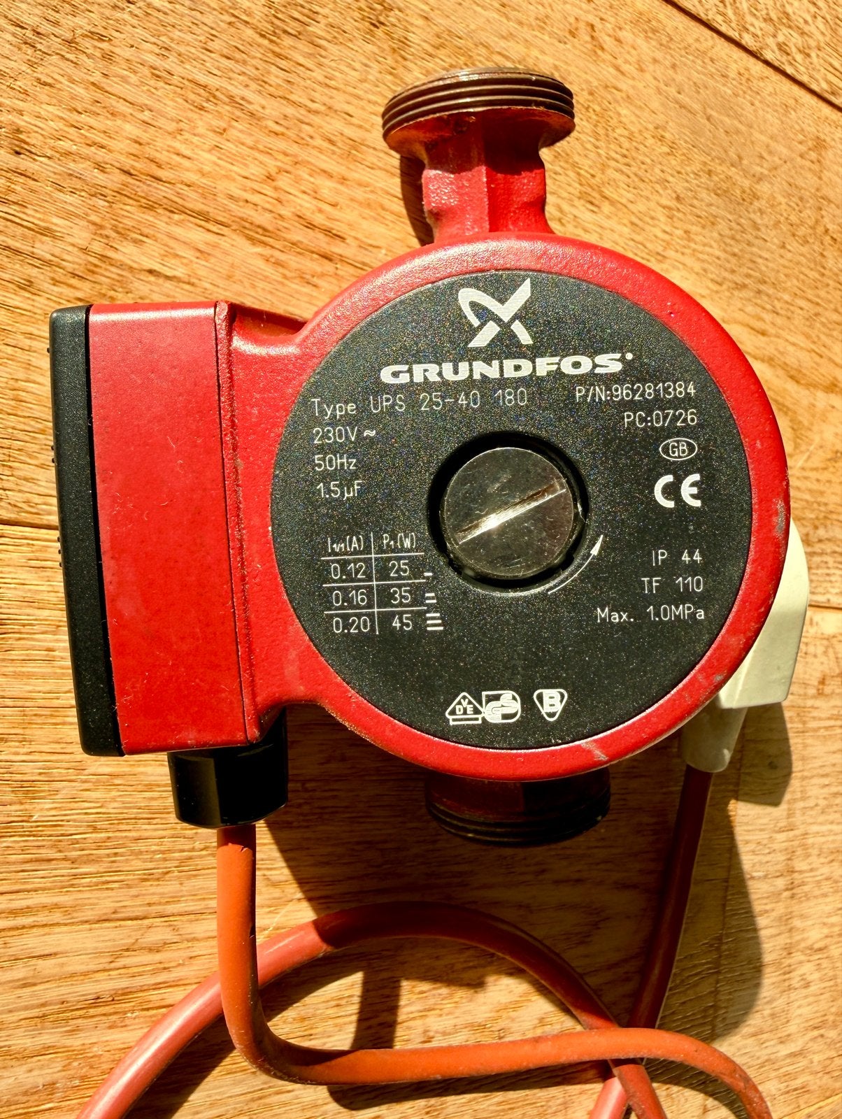 Grundfos UPS 25-40 180 circulatiepomp met Heimeier EMO T, Ophalen of Verzenden, Gebruikt, Minder dan 200 watt, Overige typen