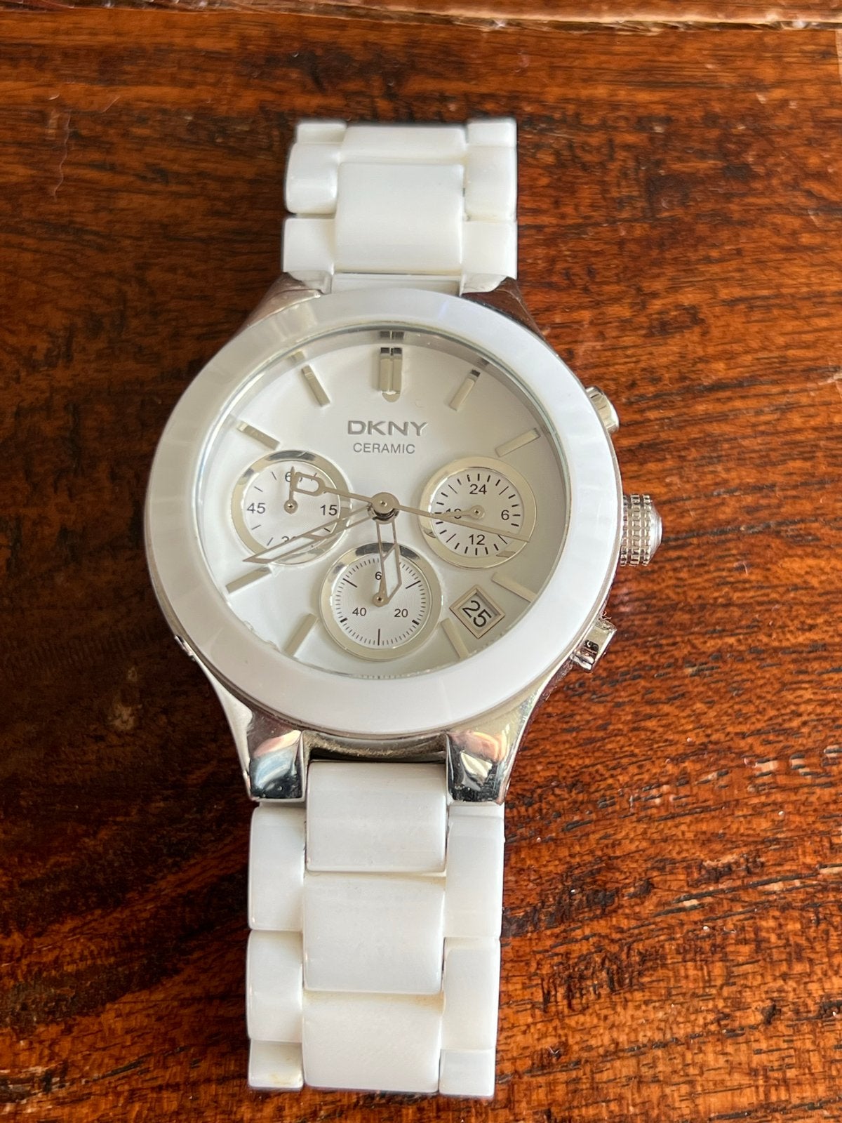 DKNY Keramisch Horloge - Wit - Zo goed als nieuw, Sieraden, Tassen en Uiterlijk, Horloges | Dames, Overige materialen, DKNY, Polshorloge