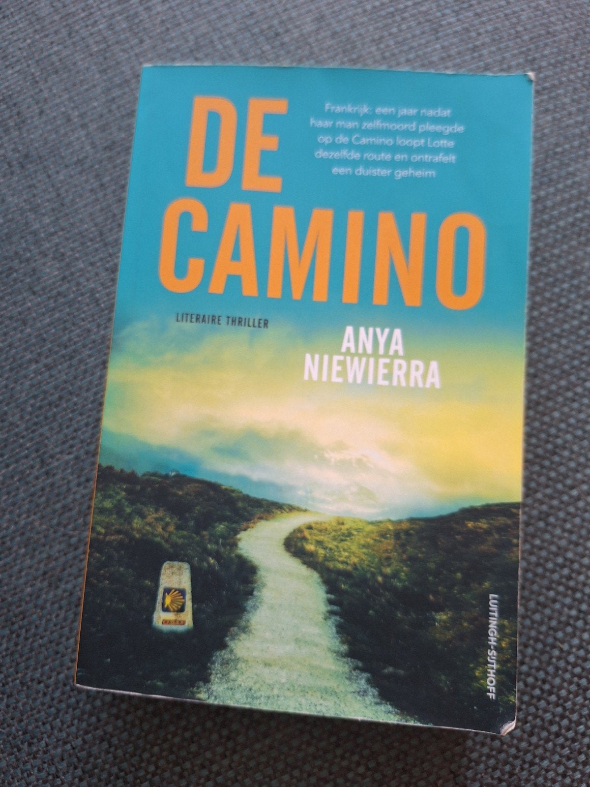 De Camino - Anya Niewierra (Literaire thriller), Ophalen of Verzenden, Gelezen, Anya Niewierra