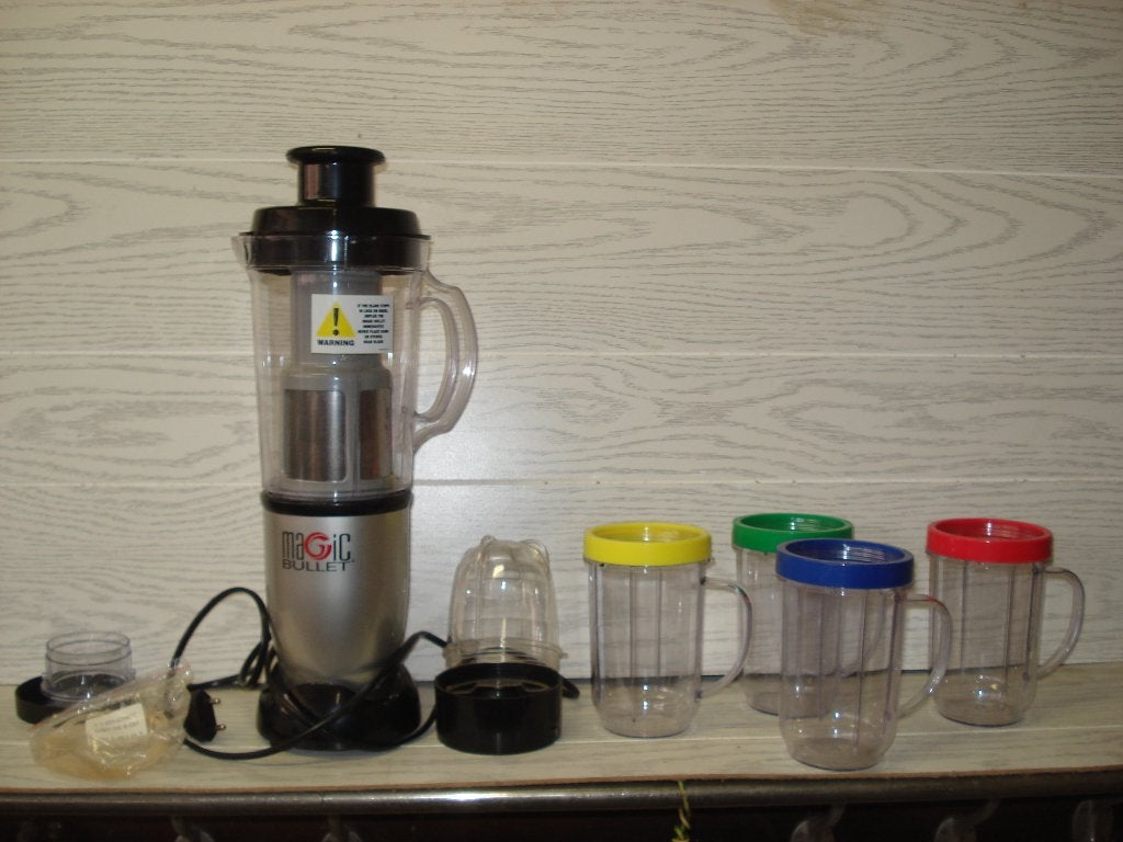Nieuwstaat   Juice Set  Magic Bullet, Ophalen of Verzenden, Zo goed als nieuw, Elektrisch, Slowjuicer