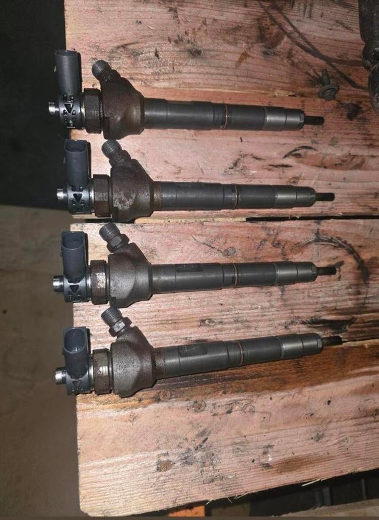 Injectoren verstuivers  crafter 2.0 tdi  cdu ckt, Ophalen of Verzenden