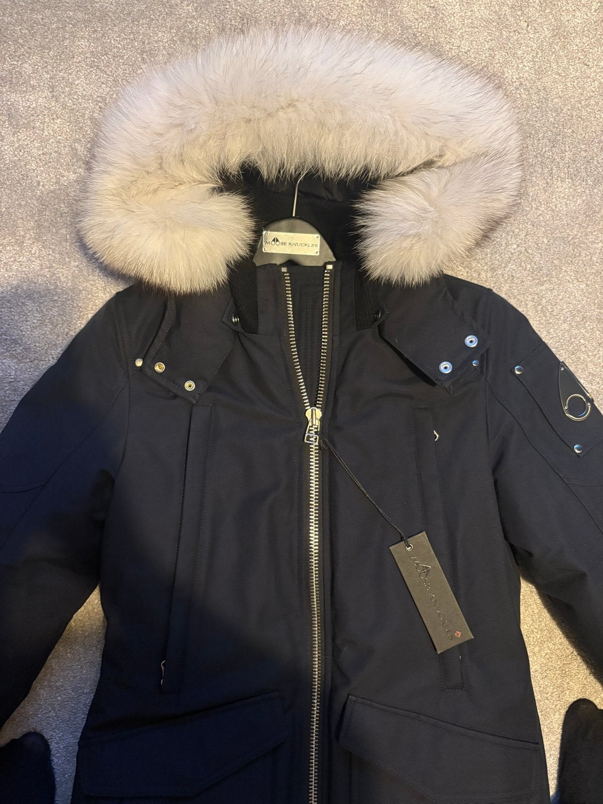 Moose Knuckles Winterjas - Nieuw met labels, Kleding | Dames, Jassen | Winter, Ophalen of Verzenden, Nieuw, Maat 36 (S), Blauw