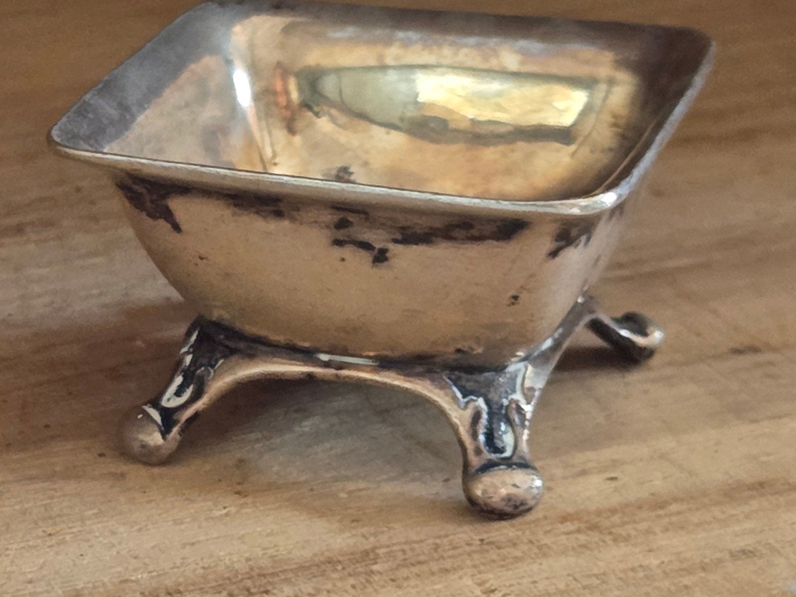 Antiek Zilveren Zoutvat met Leeuwenpootjes, Ophalen of Verzenden, Zilver