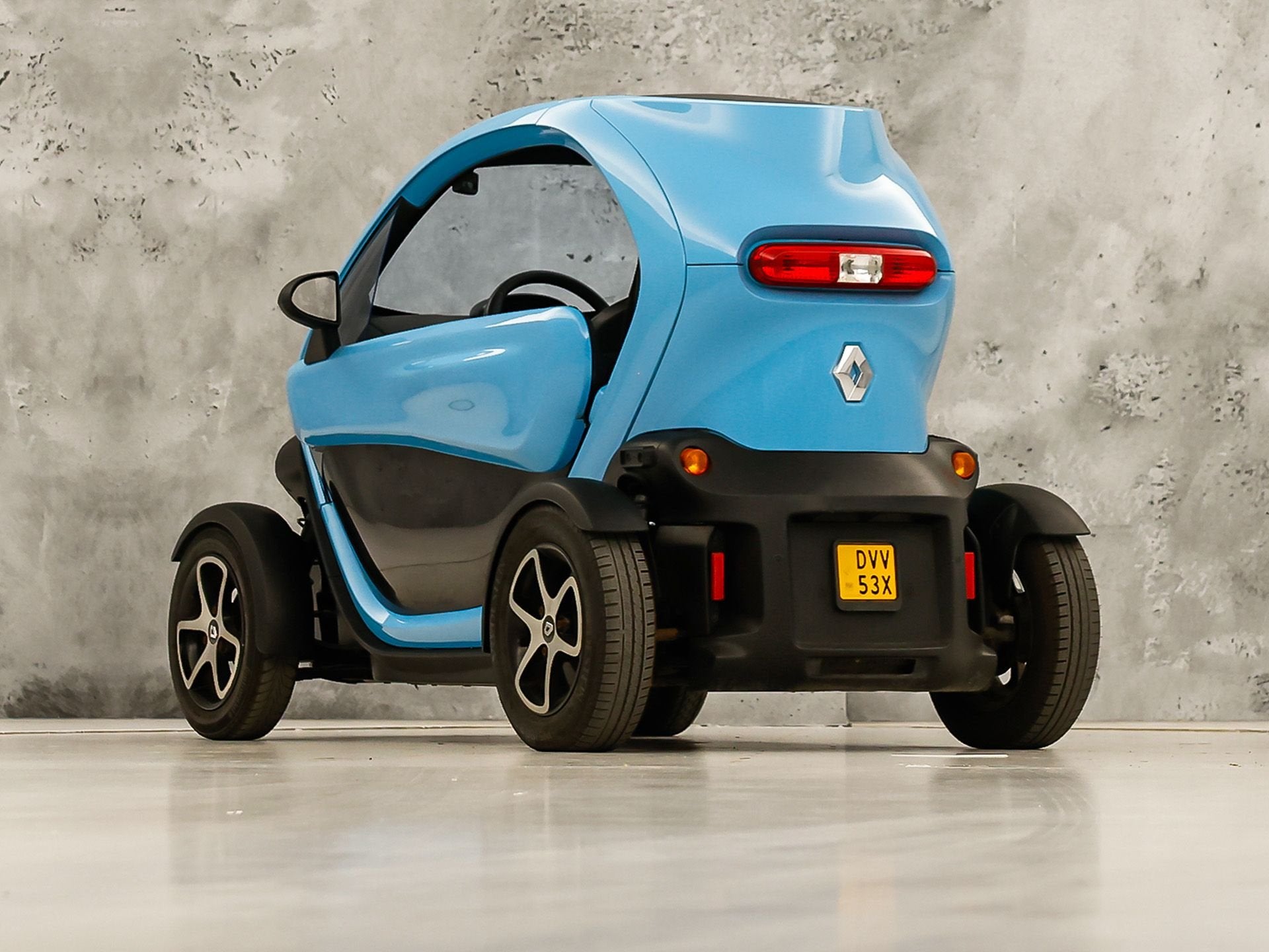 Renault Twizy Life Sport (45 KMH, BROMMER KENTEKEN, LED, ZWA, Auto's, Automaat, 12 maanden, Achterwielaandrijving, Gebruikt