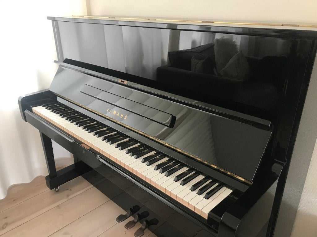 Yamaha U1H (1977) - zwart hoogglans, Ophalen, Gebruikt, Zwart, Piano