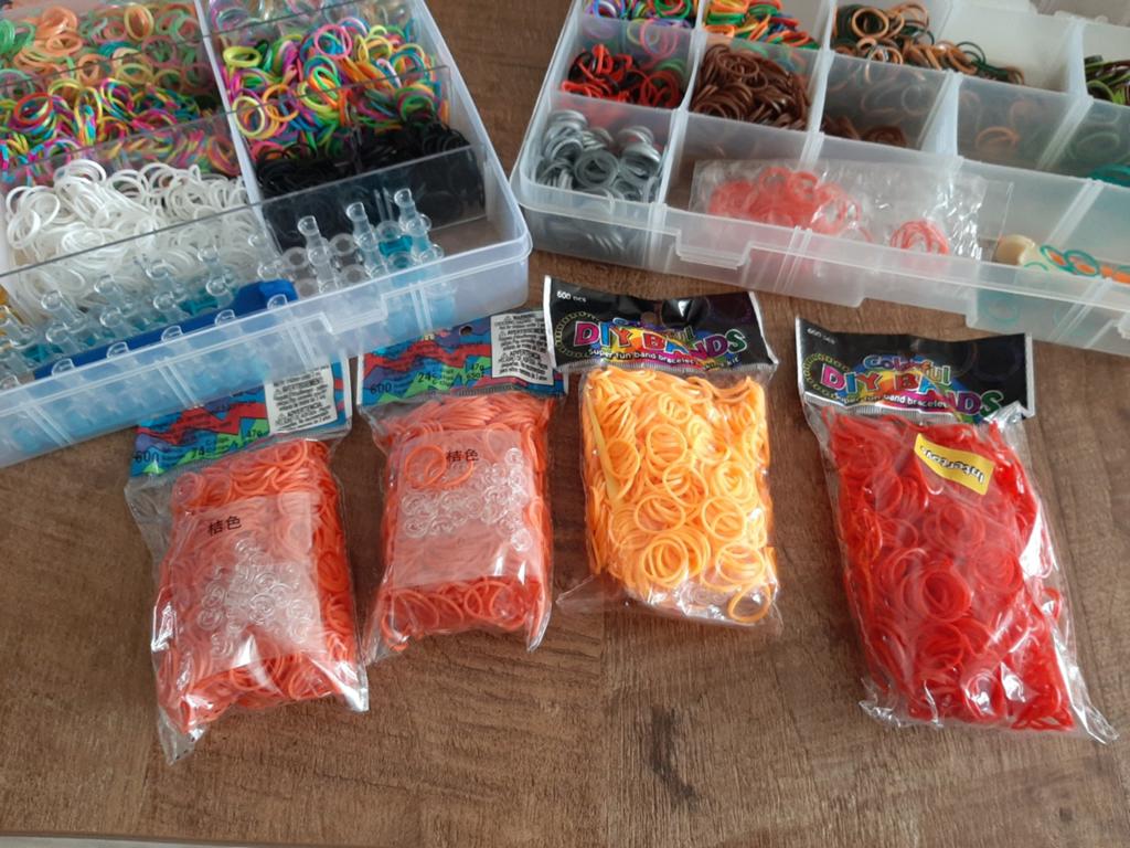 Loom elastiekjes met boek en toebehoren Doe een leuk bod, Ophalen of Verzenden, Overige typen