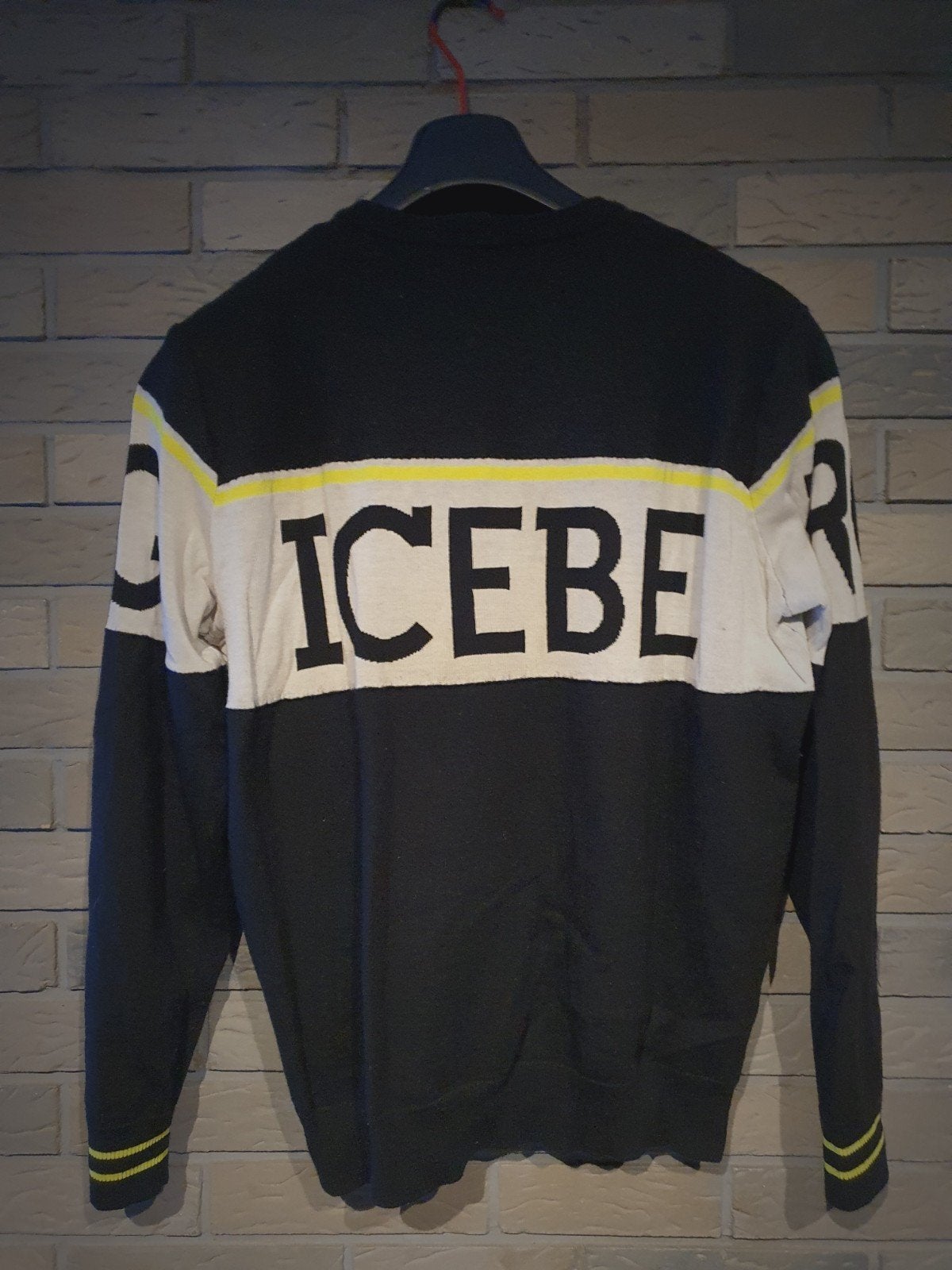 Iceberg trui met logo voorop en rondom op de rug, Kleding | Heren, Zwart, Ophalen of Verzenden, Zo goed als nieuw, Maat 46 (S) of kleiner
